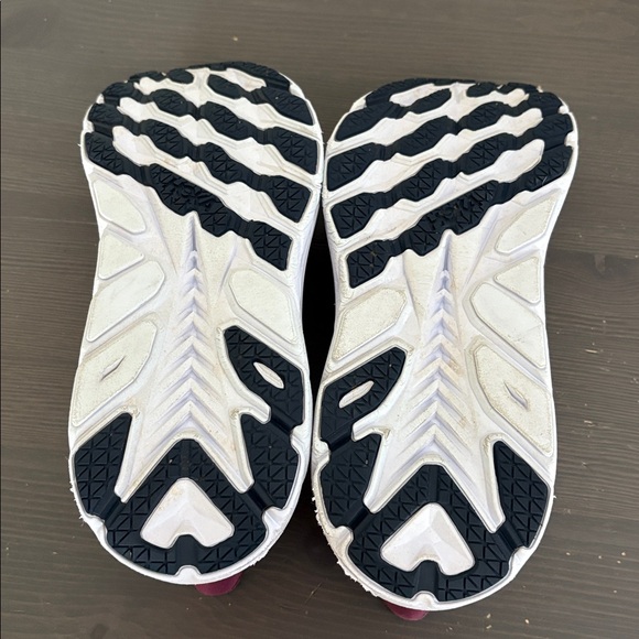 HOKA One One Clifton 8 Running Shoes deep purple and bright pink Women’s Sz 8.5 - Picture 12 of 13